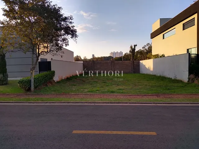 Terreno com 373m², à venda, no bairro Vivendas do Arvoredo em Londrina