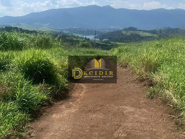 Terreno com 1000m², à venda, no bairro Laranja Azeda em Arujá