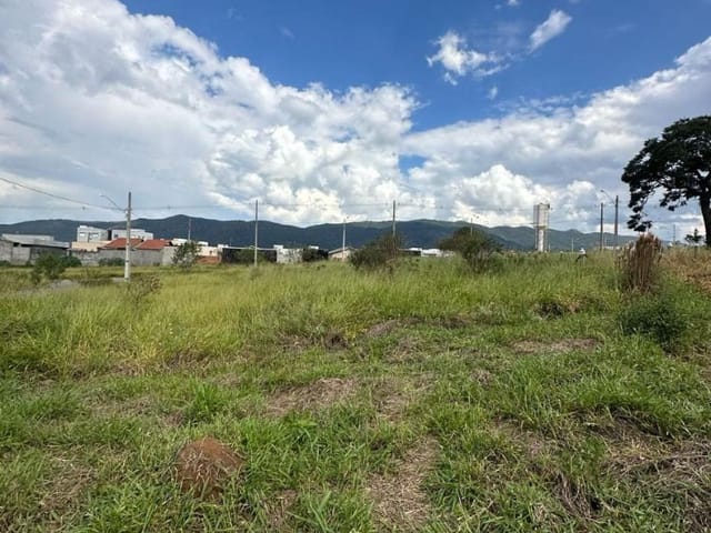 Terreno com 286m², à venda, no bairro Loteamento Sierra em Extrema