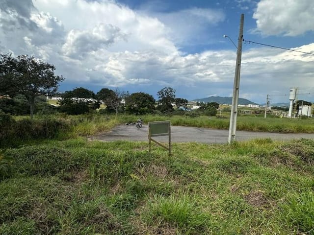 Terreno com 286m², à venda, no bairro Loteamento Sierra em Extrema