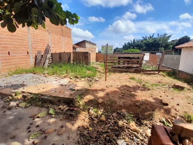 Terreno com 250m², à venda, no bairro Vila Santo Antonio em São João da Boa Vista