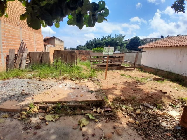 Terreno com 250m², à venda, no bairro Vila Santo Antonio em São João da Boa Vista
