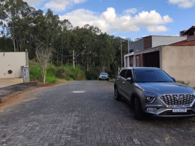 Terreno com 300m², à venda, no bairro Lourdes em Juiz de Fora