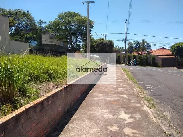 Terreno com 300m², à venda, no bairro Pompéia 2 em Jacarezinho