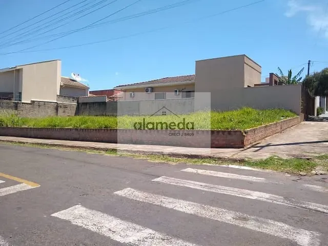 Terreno com 300m², à venda, no bairro Pompéia 2 em Jacarezinho
