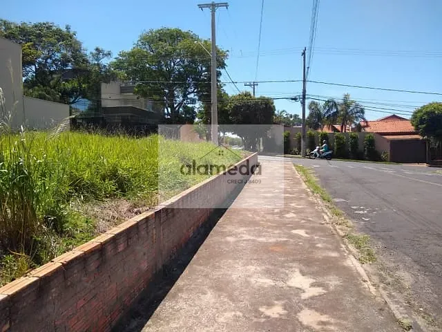 Terreno com 300m², à venda, no bairro Pompéia 2 em Jacarezinho