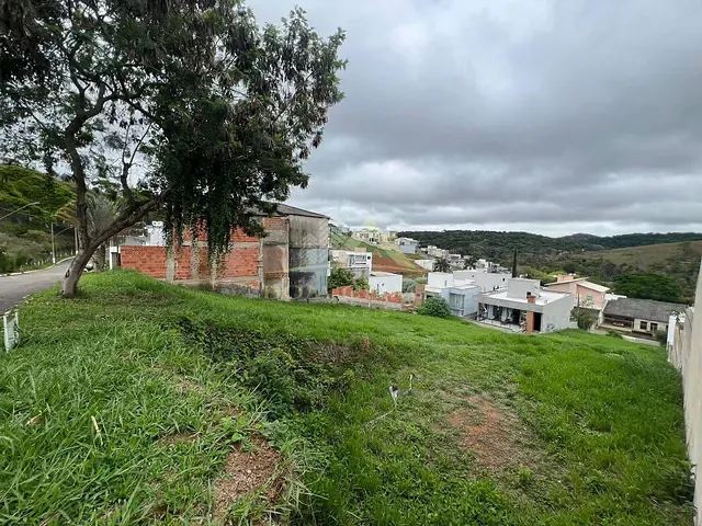 Terreno com 420m², à venda, no bairro Grama em Juiz de Fora