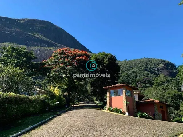 Terreno com 3786m², à venda, no bairro Samambaia em Petrópolis