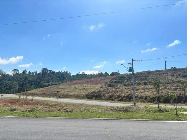 Terreno com 304m², à venda, no bairro Cézar de Souza em Mogi das Cruzes