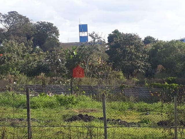 Terreno com 750m², à venda, no bairro Jardim Eloyna em Pindamonhangaba
