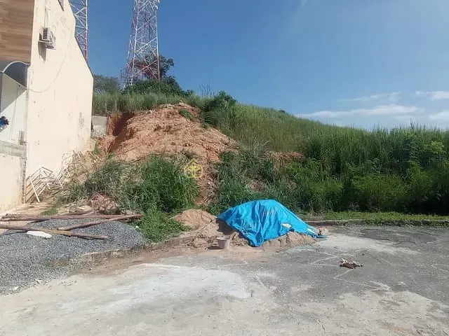 Terreno com 735m², à venda, no bairro Santa Rosa em Barra Mansa