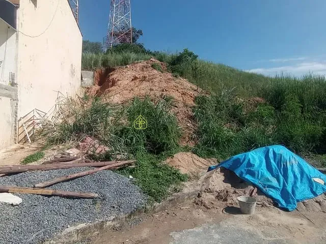 Terreno com 735m², à venda, no bairro Santa Rosa em Barra Mansa