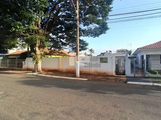 Terreno à venda, no bairro Centro em Rolândia