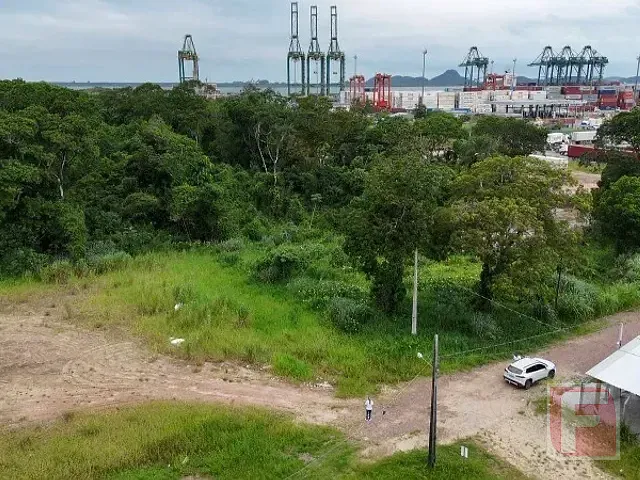 Terreno com 2457m², à venda, no bairro Figueira do Pontal em Itapoá