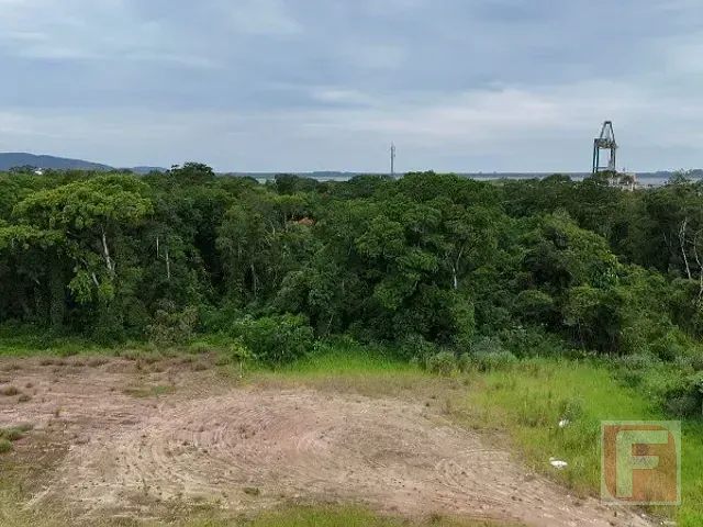 Terreno com 2457m², à venda, no bairro Figueira do Pontal em Itapoá