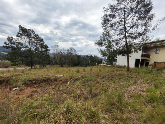 Terreno com 360m², à venda, no bairro Loteamento Vó Rosa em Nova Prata