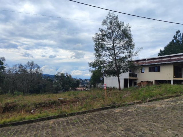 Terreno com 360m², à venda, no bairro Loteamento Vó Rosa em Nova Prata