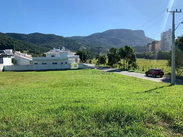 Terreno com 608m², à venda, no bairro Cidade Universitária Pedra Branca em Palhoça