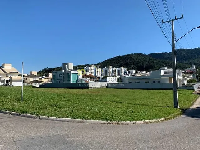 Terreno com 608m², à venda, no bairro Cidade Universitária Pedra Branca em Palhoça