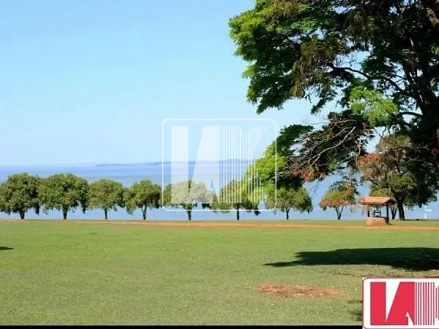 Terreno com 800m², à venda, no bairro Riviera de Santa Cristina I em Arandu