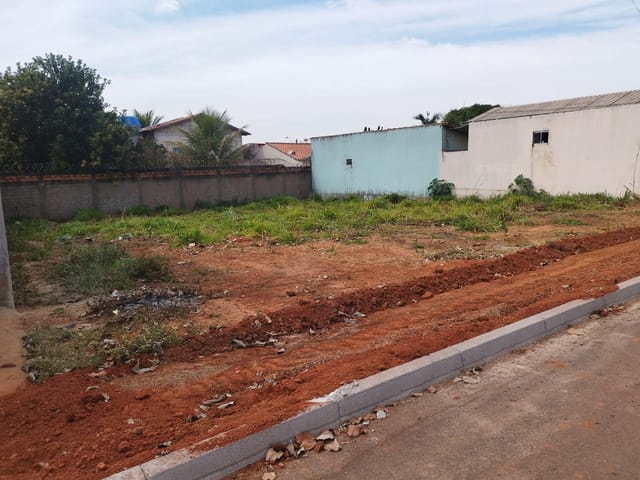 Terreno com 451m², à venda, no bairro Village Maringá em Goiânia