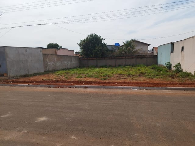 Terreno com 451m², à venda, no bairro Village Maringá em Goiânia