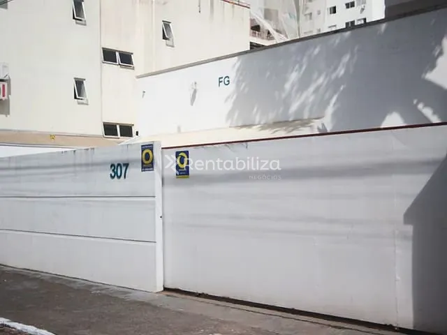 Terreno com 276m², à venda, no bairro Centro em Balneário Camboriú