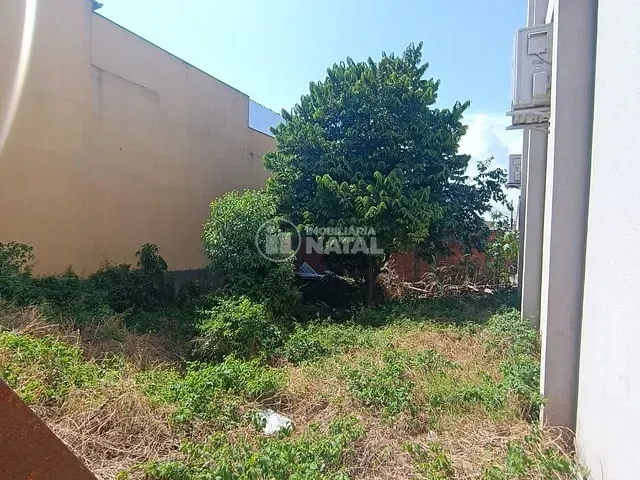 Terreno com 250m², para alugar, no bairro Conjunto Habitacional Violim em Londrina