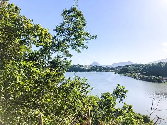 Terreno com 525m², à venda, no bairro Jacaroá em Maricá