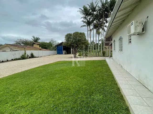 Terreno com 2550m², à venda, no bairro Centro em Tijucas
