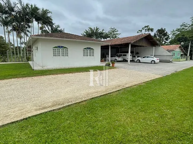 Terreno com 2550m², à venda, no bairro Centro em Tijucas