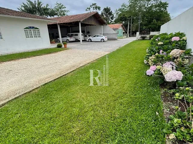Terreno com 2550m², à venda, no bairro Centro em Tijucas