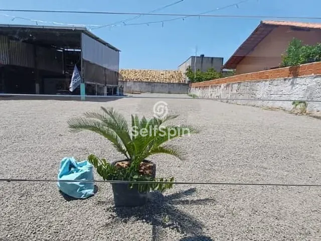 Terreno com 450m², para alugar, no bairro Piratininga em Niterói