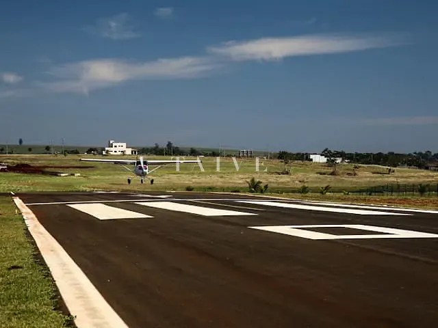 Terreno com 903m², à venda, no bairro Paranagi em Sertaneja