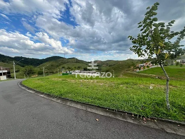 Terreno com 637m², à venda, no bairro Casa de Pedra em Volta Redonda