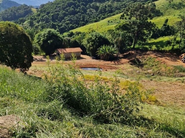 Terreno com 6000m², à venda, no bairro Posses em Córrego do Bom Jesus