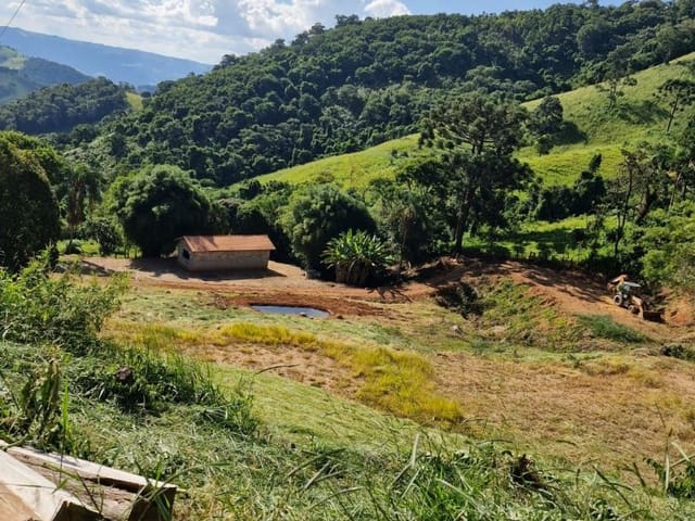Terreno com 6000m², à venda, no bairro Posses em Córrego do Bom Jesus