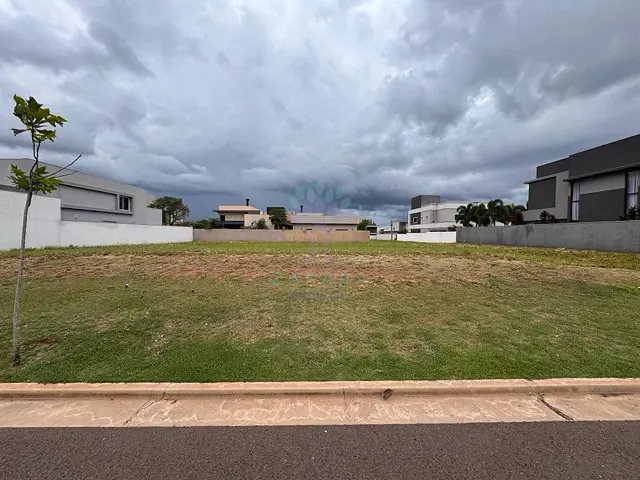 Terreno com 375m², à venda, no bairro Jardim Montevidéu em Campo Grande