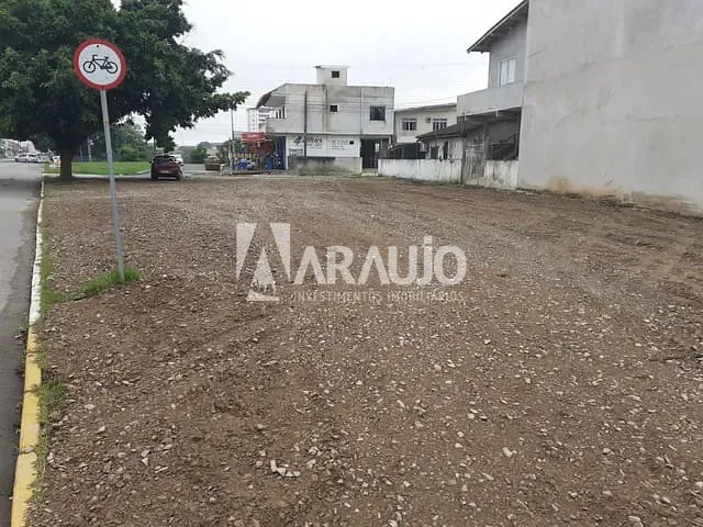 Terreno com 560m², à venda, no bairro Cidade Nova em Itajaí