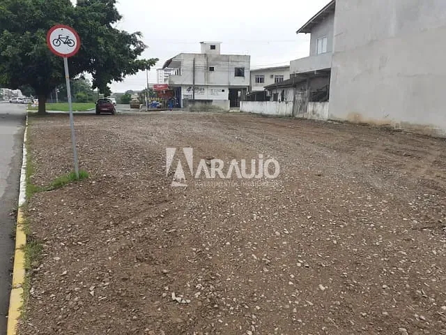 Terreno com 560m², à venda, no bairro Cidade Nova em Itajaí