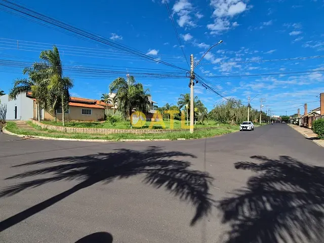 Terreno com 930m², à venda, no bairro Jardim Santa Fé IV em Ourinhos