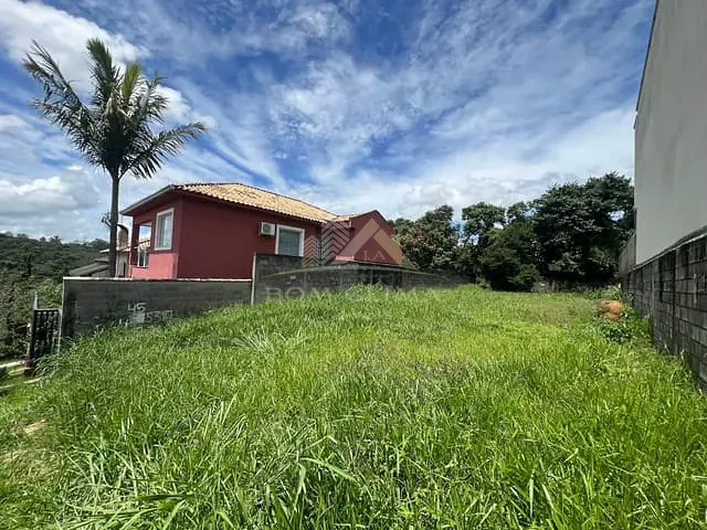 Terreno com 424m², à venda, no bairro Grama em Juiz de Fora
