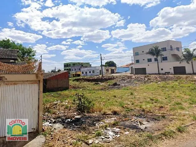 Terreno com 300m², à venda, no bairro Residencial Florença em Anápolis