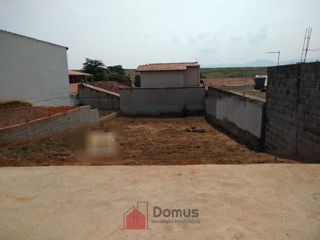 Terreno com 250m², à venda, no bairro Residencial Mombaça I em Pindamonhangaba