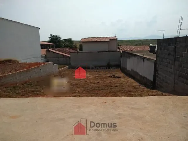Terreno com 250m², à venda, no bairro Residencial Mombaça I em Pindamonhangaba