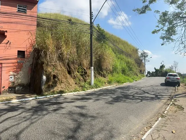 Terreno com 496m², à venda, no bairro Centro em Barra Mansa