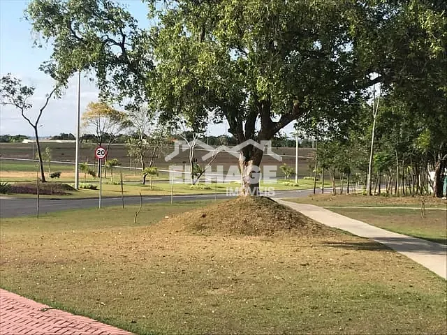 Terreno com 1757m², à venda, no bairro Jardim Itália em Cuiabá