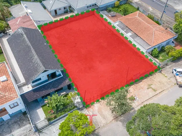 Terreno com 704m², à venda, no bairro Parolin em Curitiba