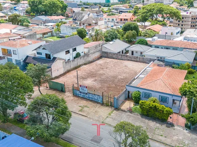 Terreno com 704m², à venda, no bairro Parolin em Curitiba