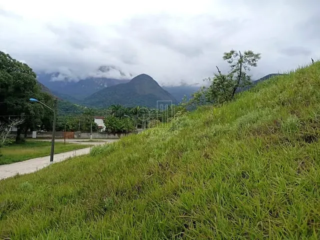 Terreno com 1640m², à venda, no bairro Cotia em Guapimirim